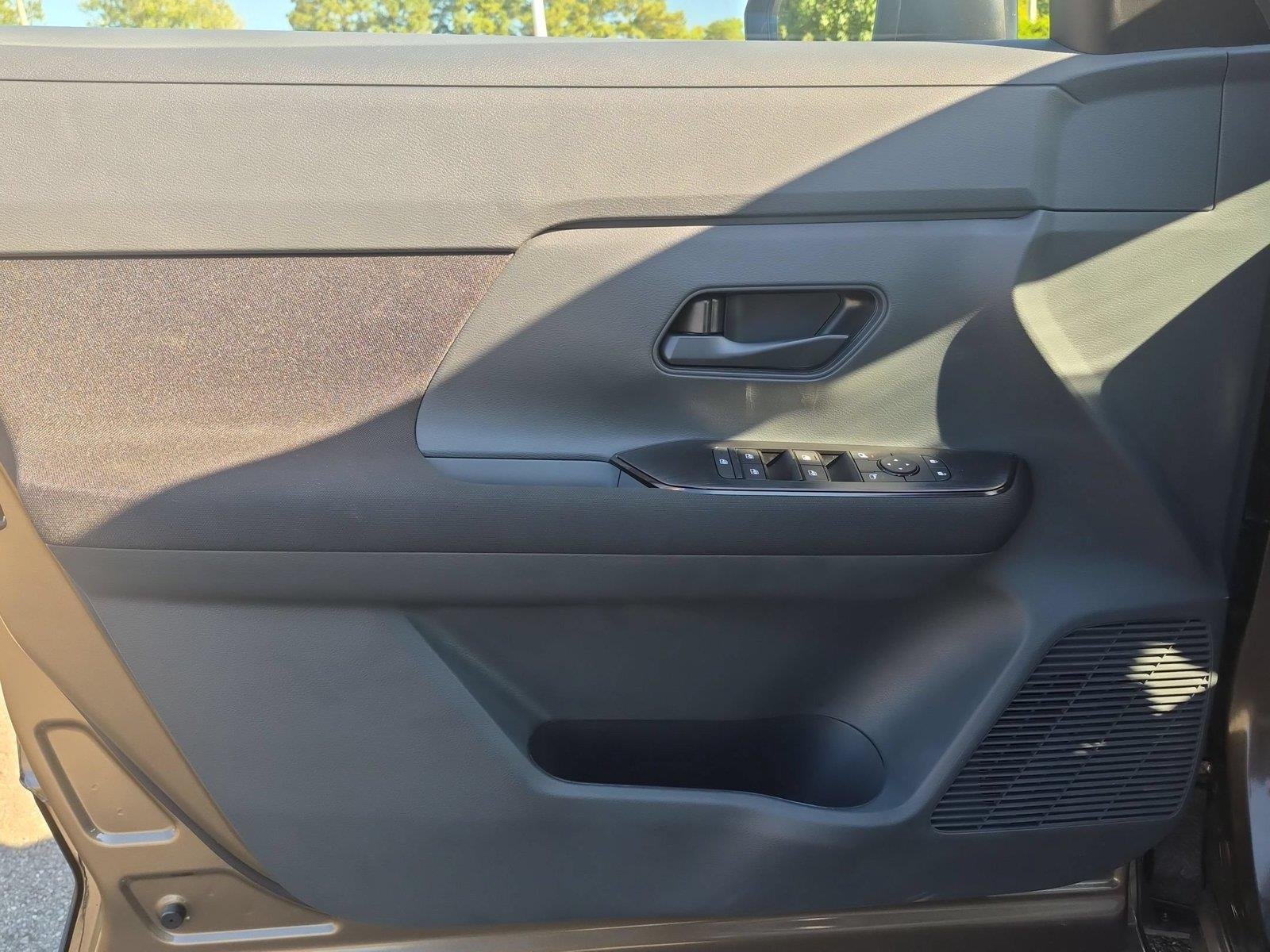 New 2027 Canyon Bronze Metallic Nissan S image 14