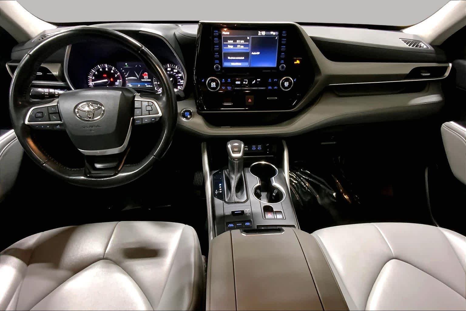 Used 2022 Moon Dust Toyota XLE image 16