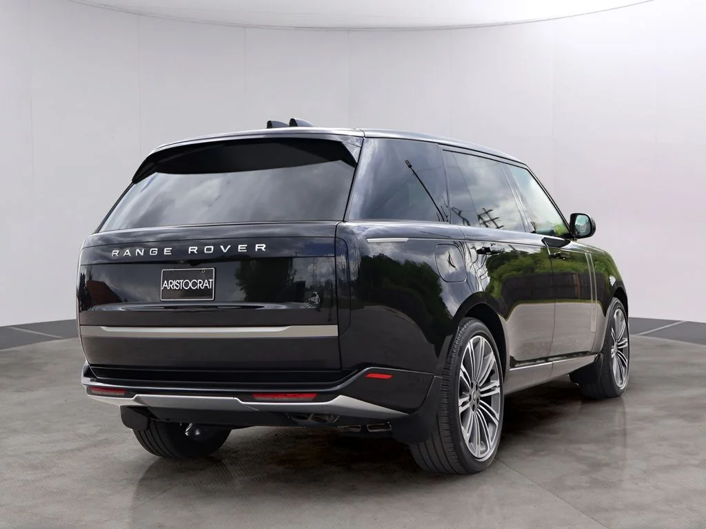 Certified Used 2025 Santorini Black Land Rover SE image 7