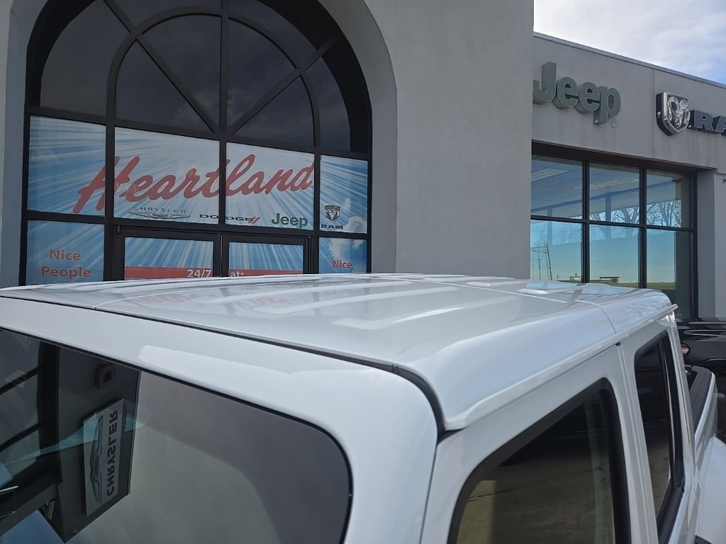 New 2026 Bright White Clear-Coat Exterior Paint Jeep Sahara image 19