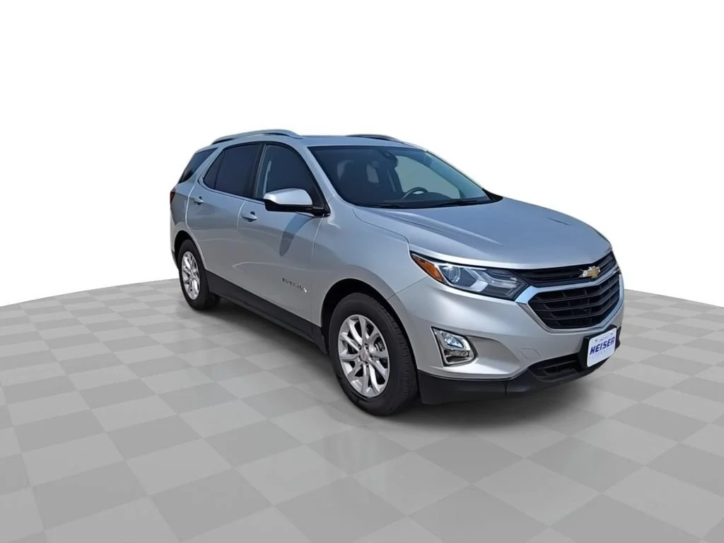 Used 2021 Chevrolet Equinox LT with VIN 3GNAXKEV0MS105076 for sale in West Allis, WI