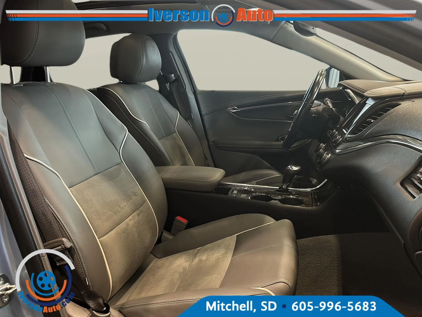 Used 2014 Silver Topaz Metallic Chevrolet LT image 32