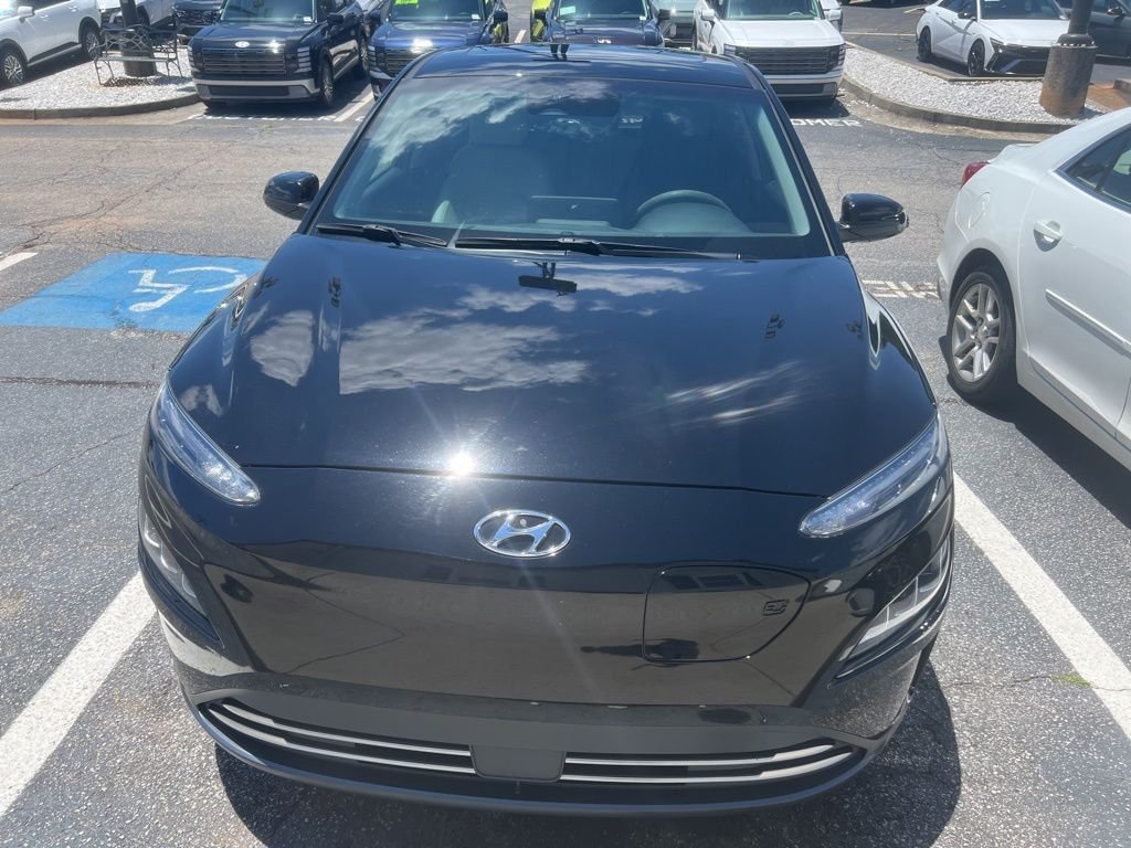 2023 Hyundai Kona Electric Limited's photo