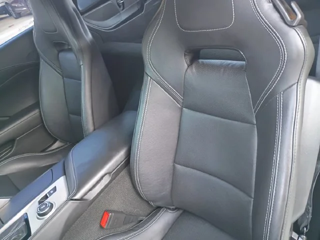 Used 2019 White Chevrolet Stingray image 11
