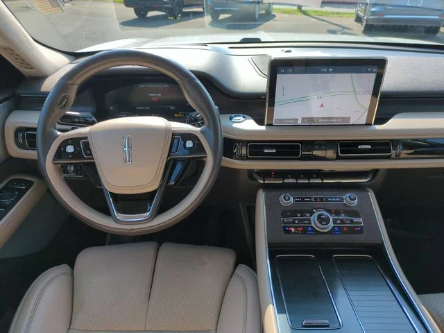 Used 2020 White Lincoln Reserve image 31