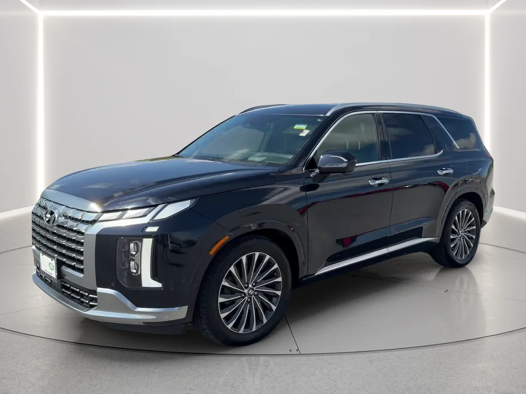 Used 2024 White Hyundai Calligraphy image 1