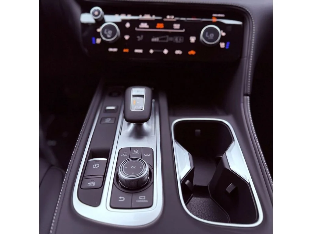 New 2026 Mineral Black INFINITI Luxe FWD image 33