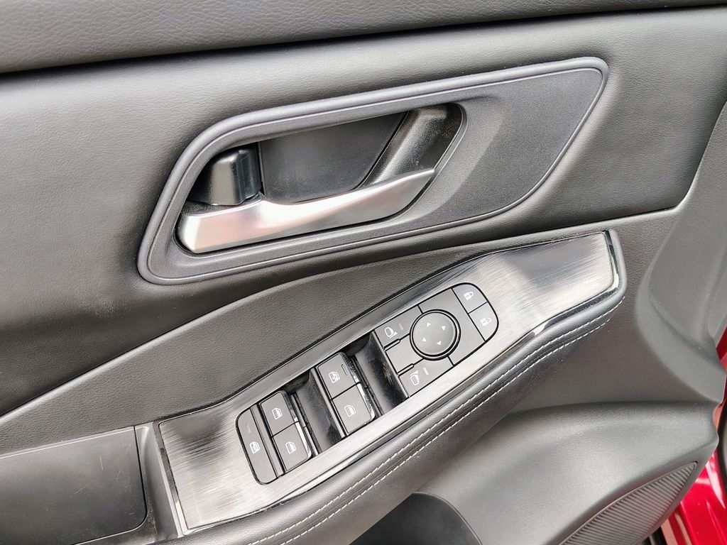 2026 Nissan Rogue SV - Photo 17