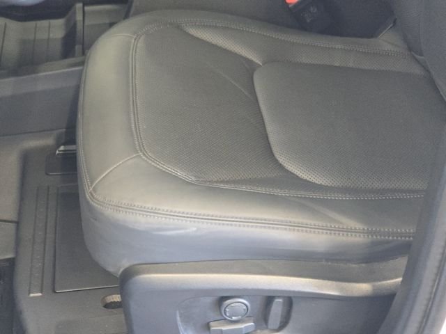 Certified Used 2025 White Land Rover S image 30