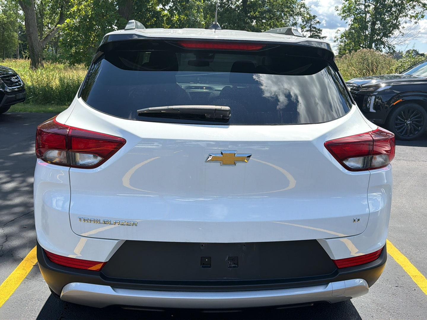 Used 2023 Summit White Chevrolet LT image 5