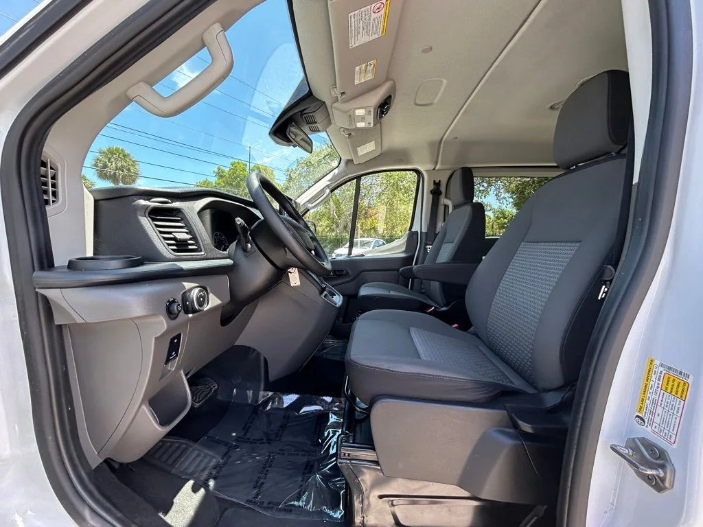 Certified Used 2024 Oxford White Ford XLT image 11
