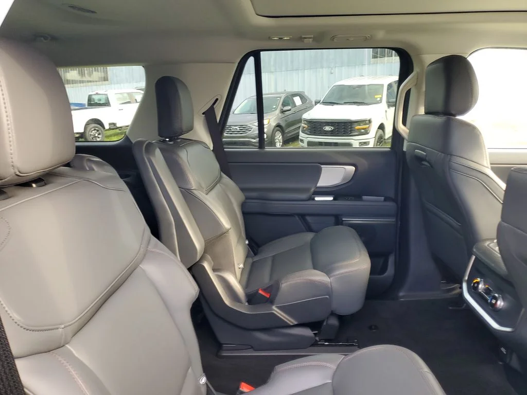2025 Ford Expedition Active - Photo 32