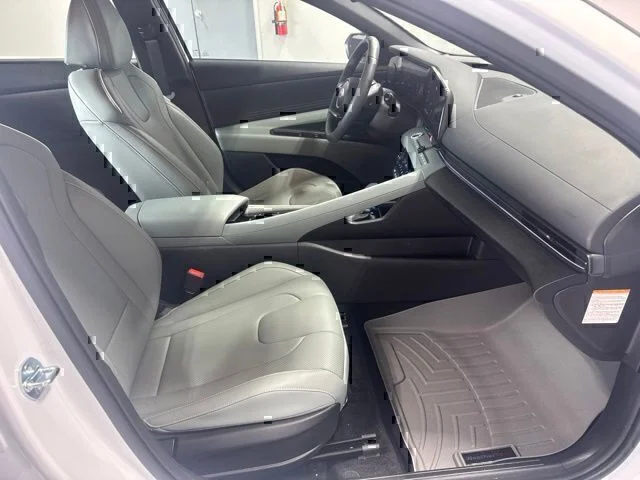 Used 2025 White Hyundai Limited image 27