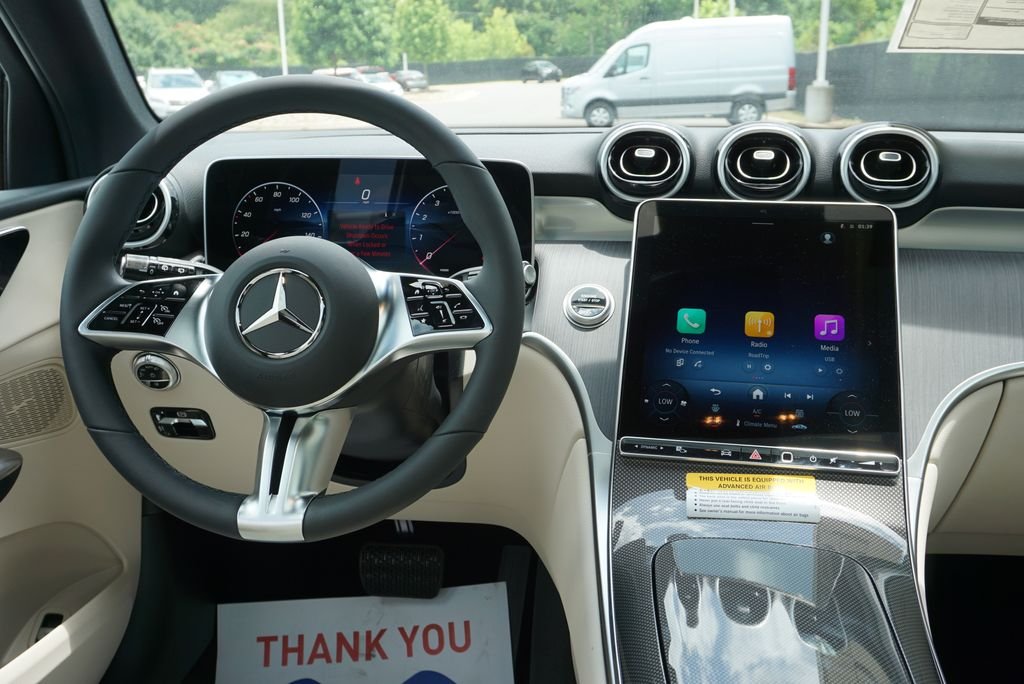 New 2026 Polar White Mercedes-Benz GLC 300 image 18