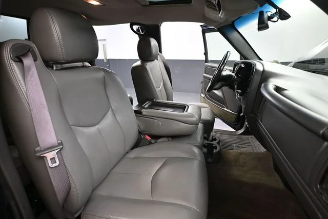 Used 2005 Blue Chevrolet LS image 43