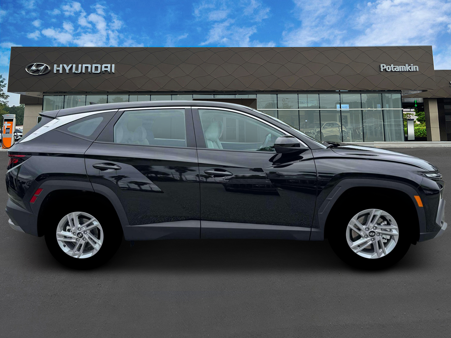 New 2026 Phantom Black Hyundai SE image 9