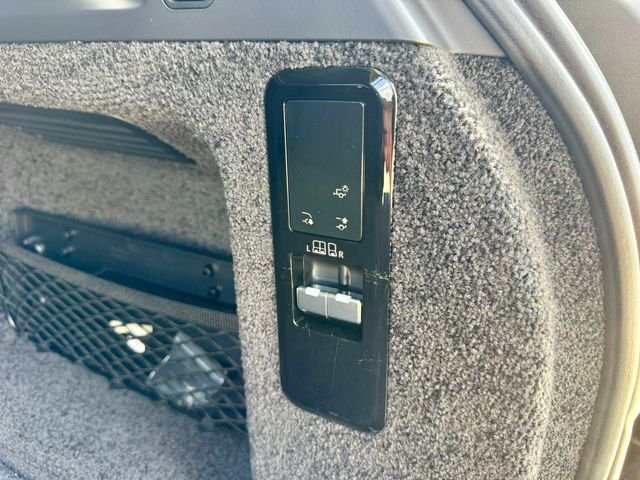 New 2025 Amethyst Grey Purple in Gloss finish Land Rover SE image 18