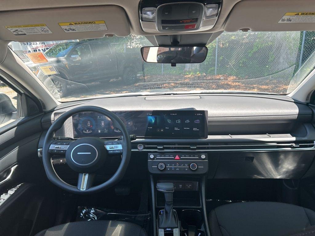 New 2026 White Hyundai SE AWD image 27