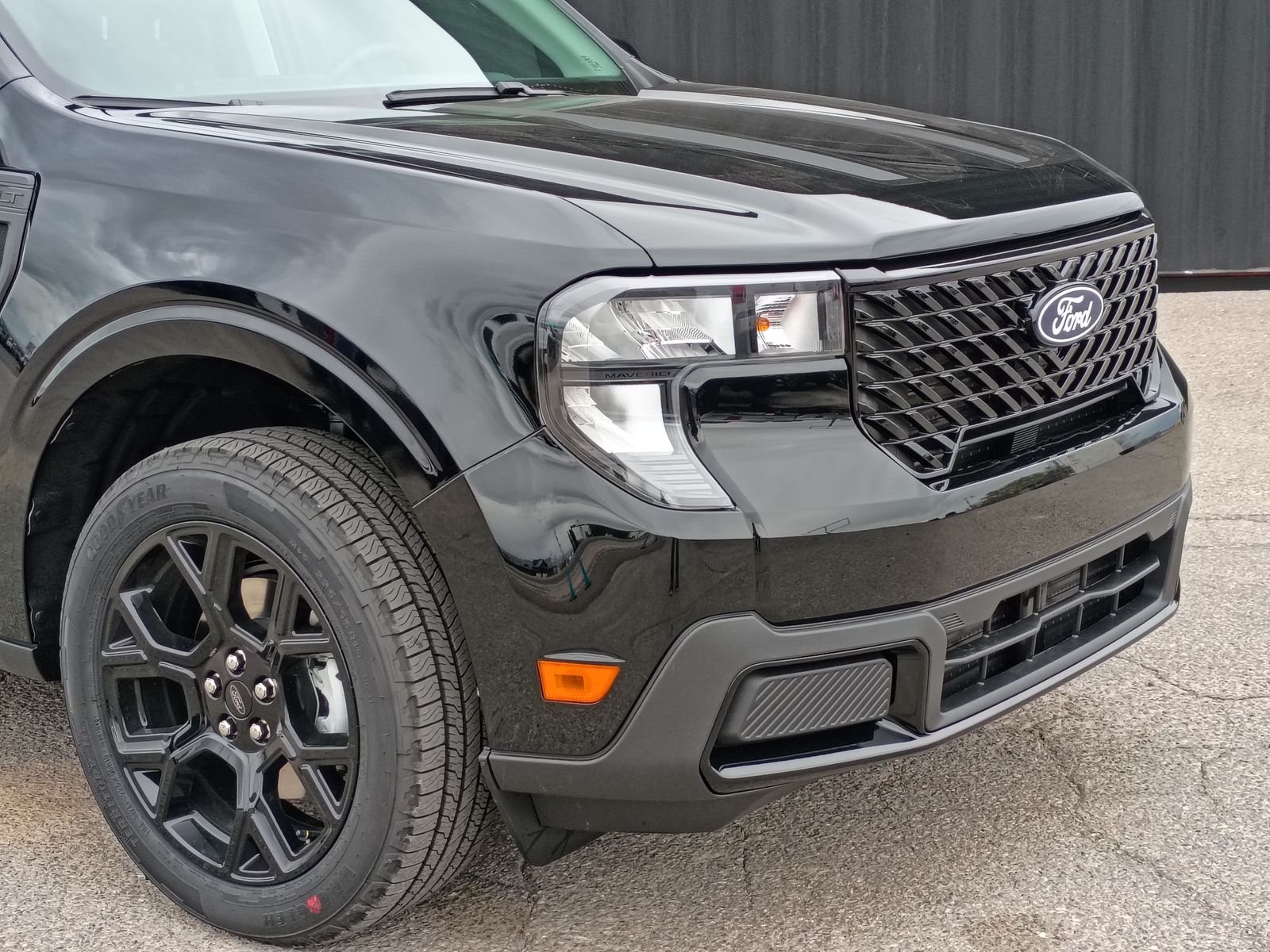 View vehicle photo 3