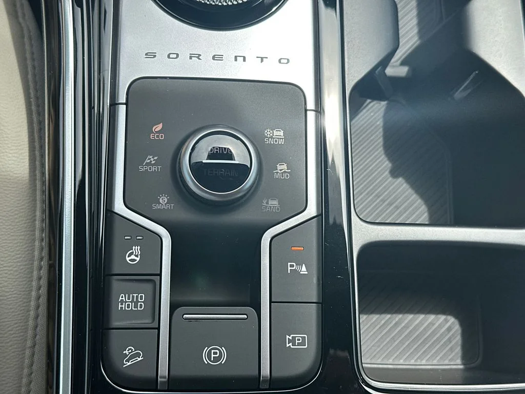 New 2026 White Kia X-Line SX Prestige image 32