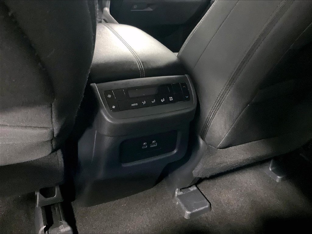 Used 2025 Gray Nissan SV image 27