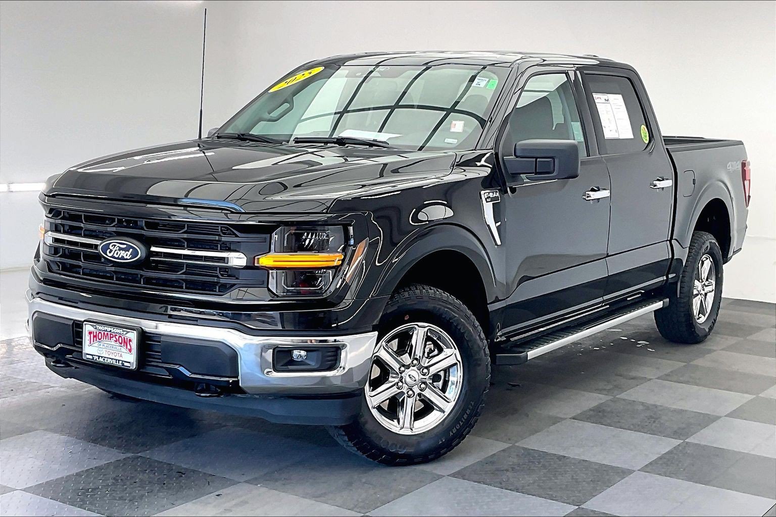 Used 2025 Agate Black Metallic Ford XLT image 12