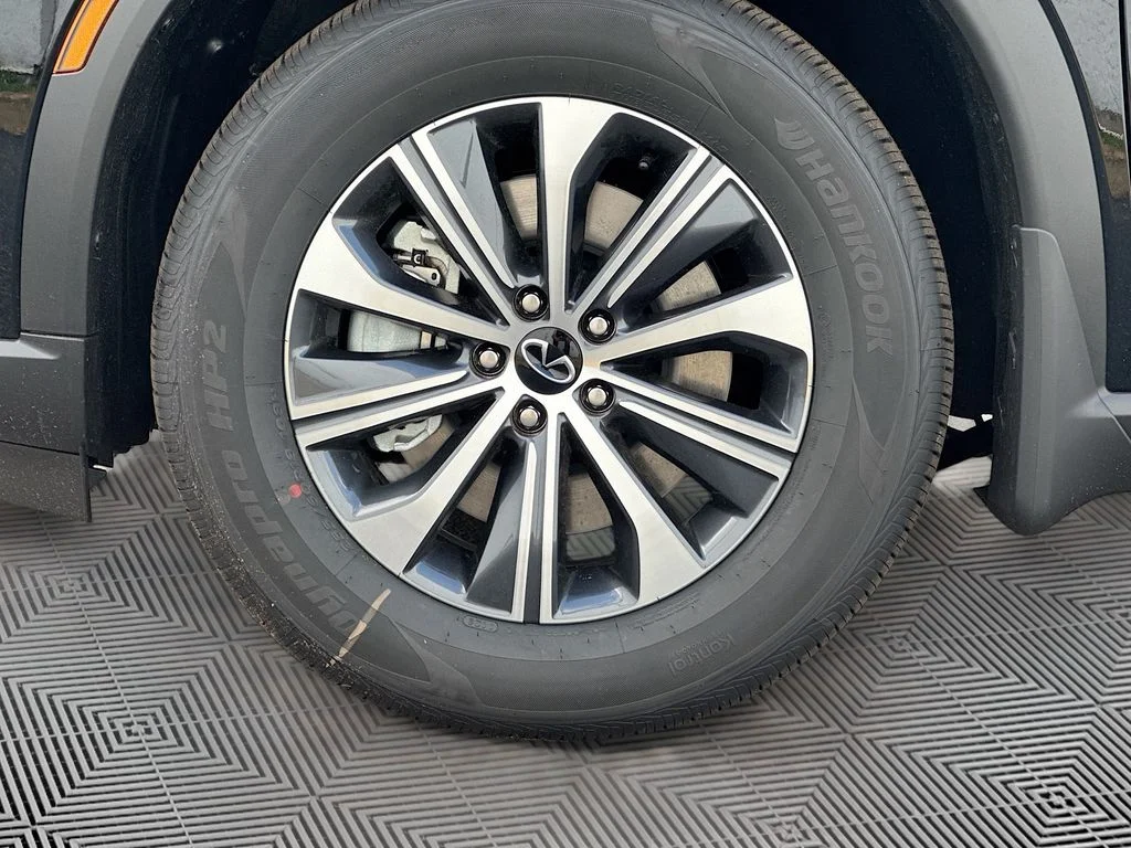 New 2027 BLACK OBSIDIAN INFINITI Pure FWD image 33