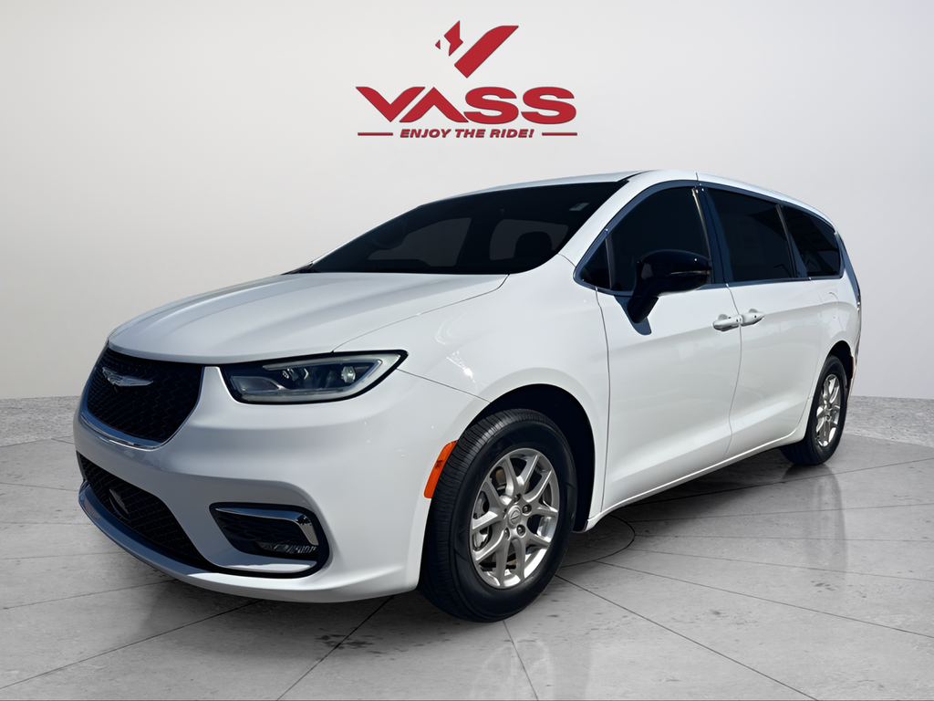 2026 Chrysler Pacifica Select's photo