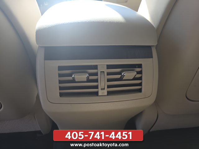 Used 2013 Gold Toyota LE image 24