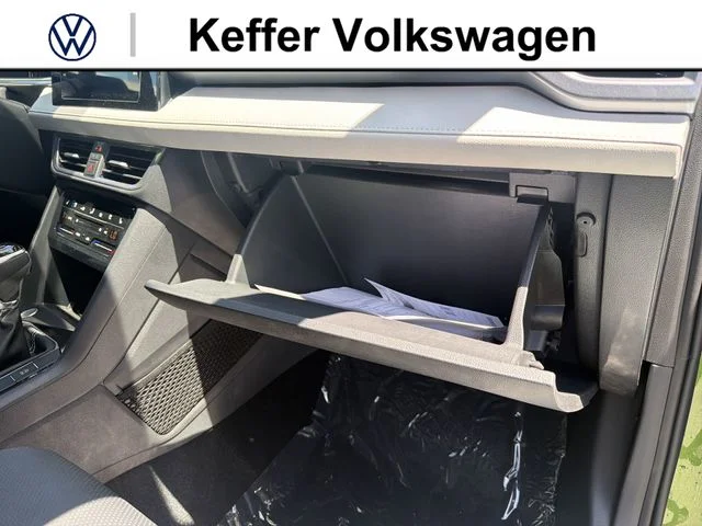 New 2026 Green Volkswagen 1.5T SEL image 34