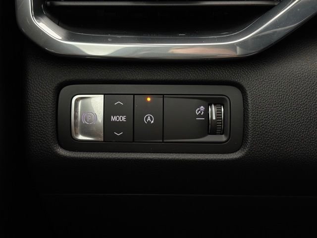 New 2026 Summit White GMC Elevation image 24