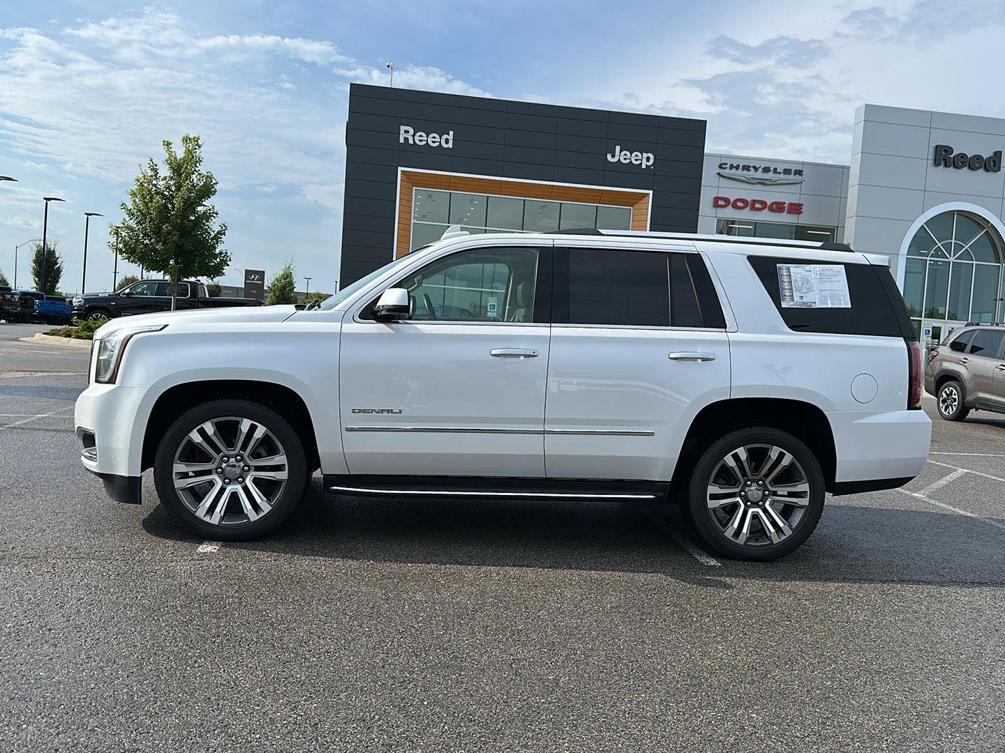 Used 2017 GMC Yukon Denali with VIN 1GKS2CKJ7HR368679 for sale in Kansas City