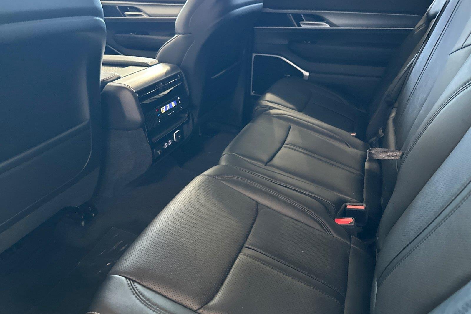 New 2026 High Gloss Black Jeep Limited Reserve image 12