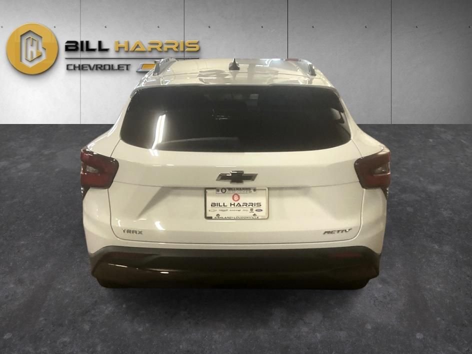 Used 2025 White Chevrolet ACTIV image 11