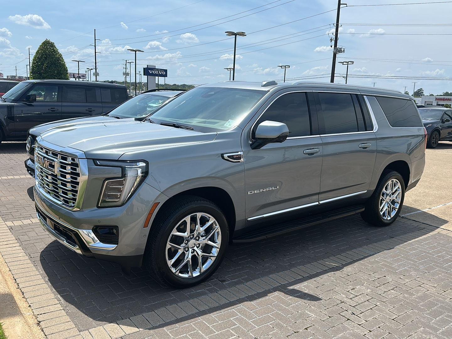 Used 2026 Summit White GMC Denali image 1