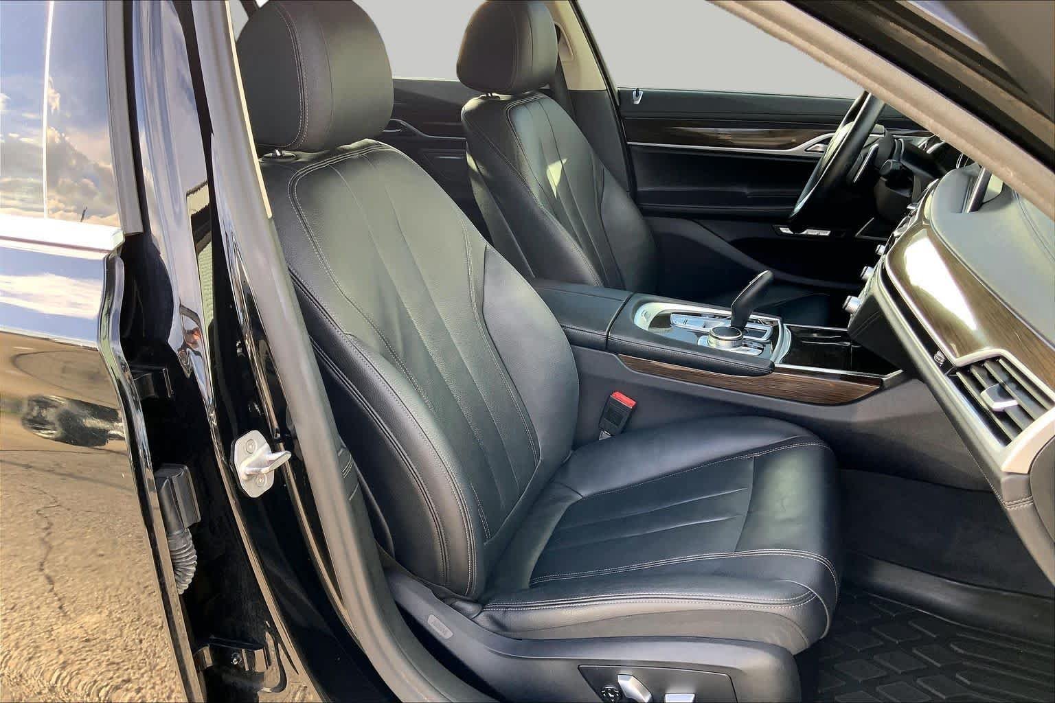Used 2018 Jet Black BMW 740i image 9
