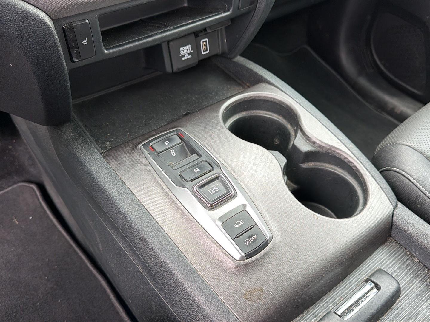 Used 2023 Platinum White Pearl Honda  image 14