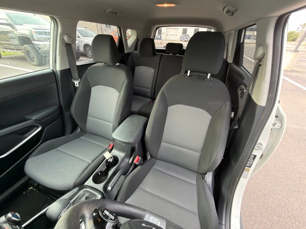 Used 2023 White Kia S image 10