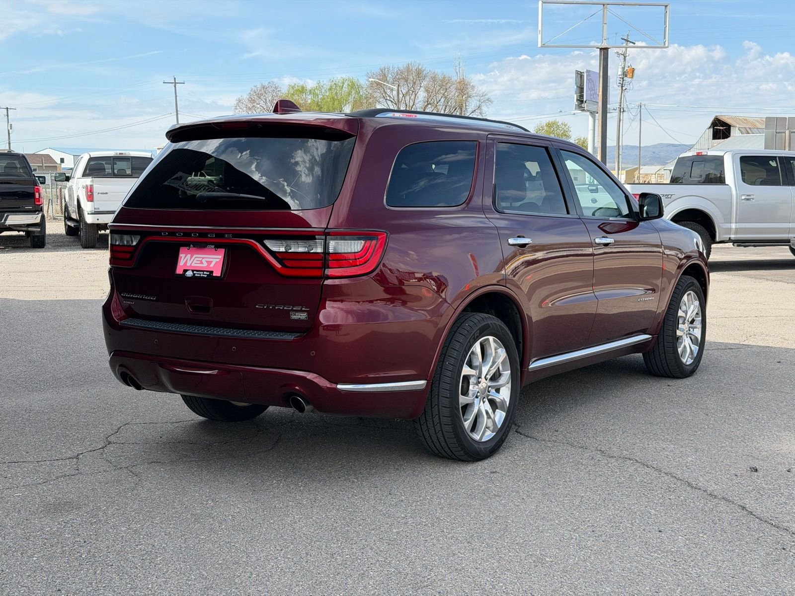 View vehicle photo 7
