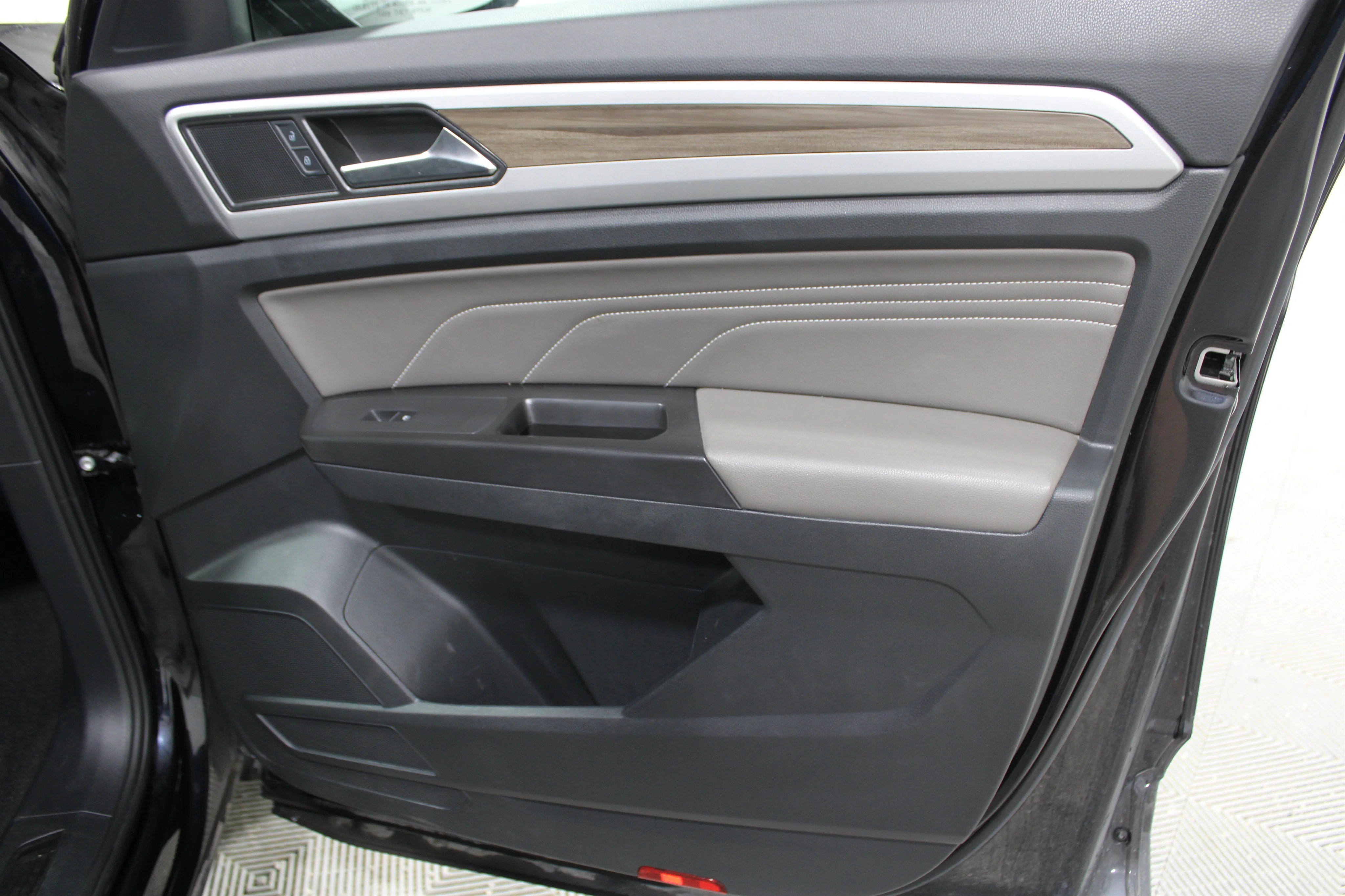 2023 Volkswagen Atlas SEL - Photo 28