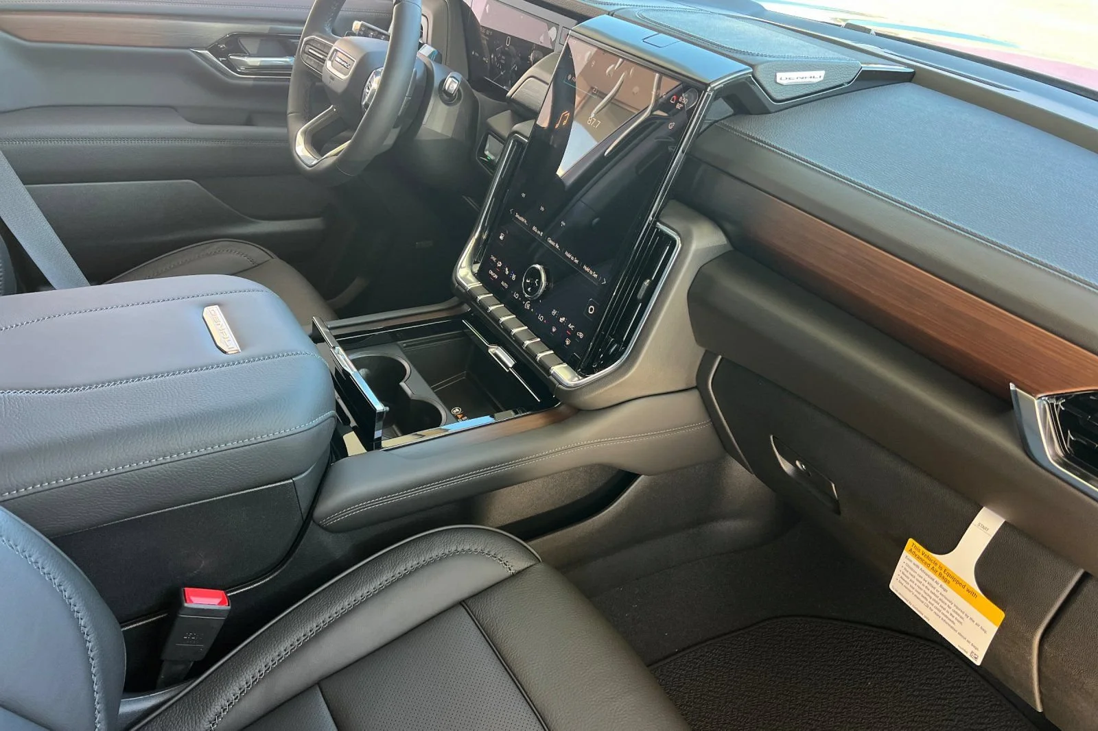2026 GMC Yukon XL Denali - Photo 16