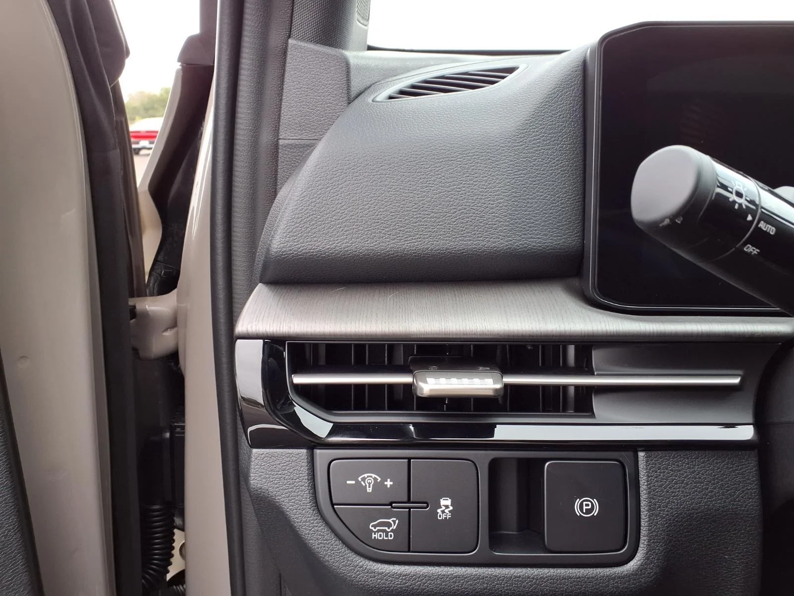 New 2027 Road Rider Brown / Black Roof Kia X-Line image 9