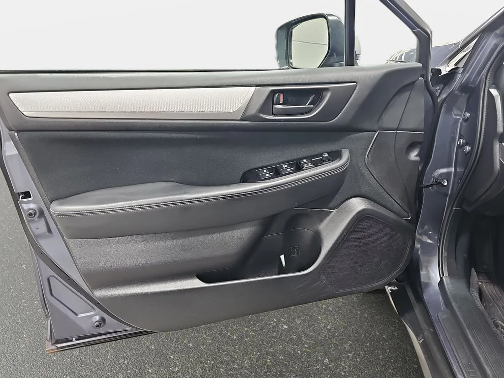 Used 2016 Blue Subaru 2.5i image 29