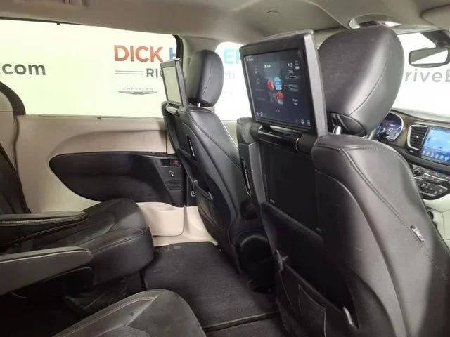 Used 2017 White Chrysler Touring L Plus image 20