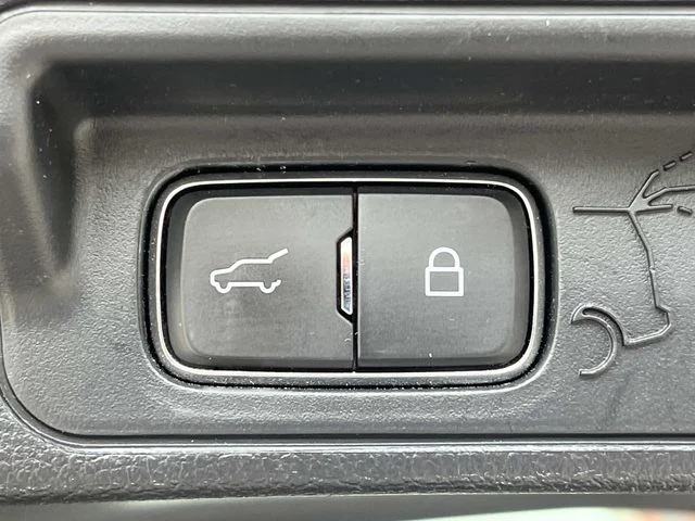 Used 2020 Green Ford Limited image 25