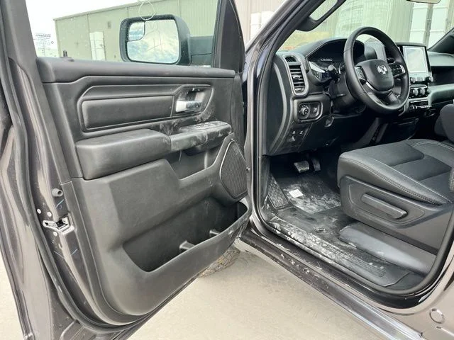 New 2026 Granite Crystal Metallic Clear-Coat Exterior Paint RAM Warlock image 13
