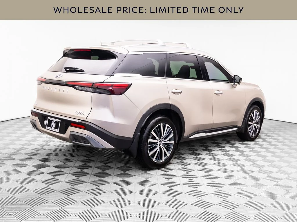 Used 2023 Silver INFINITI Sensory image 5