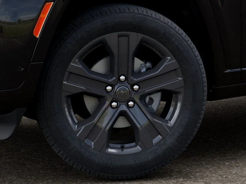New 2027 High-Gloss Black Paint Jeep Limited image 4
