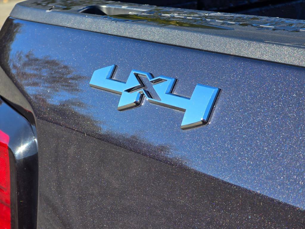 Used 2022 TITANIUM RUSH METALLIC GMC Elevation image 16