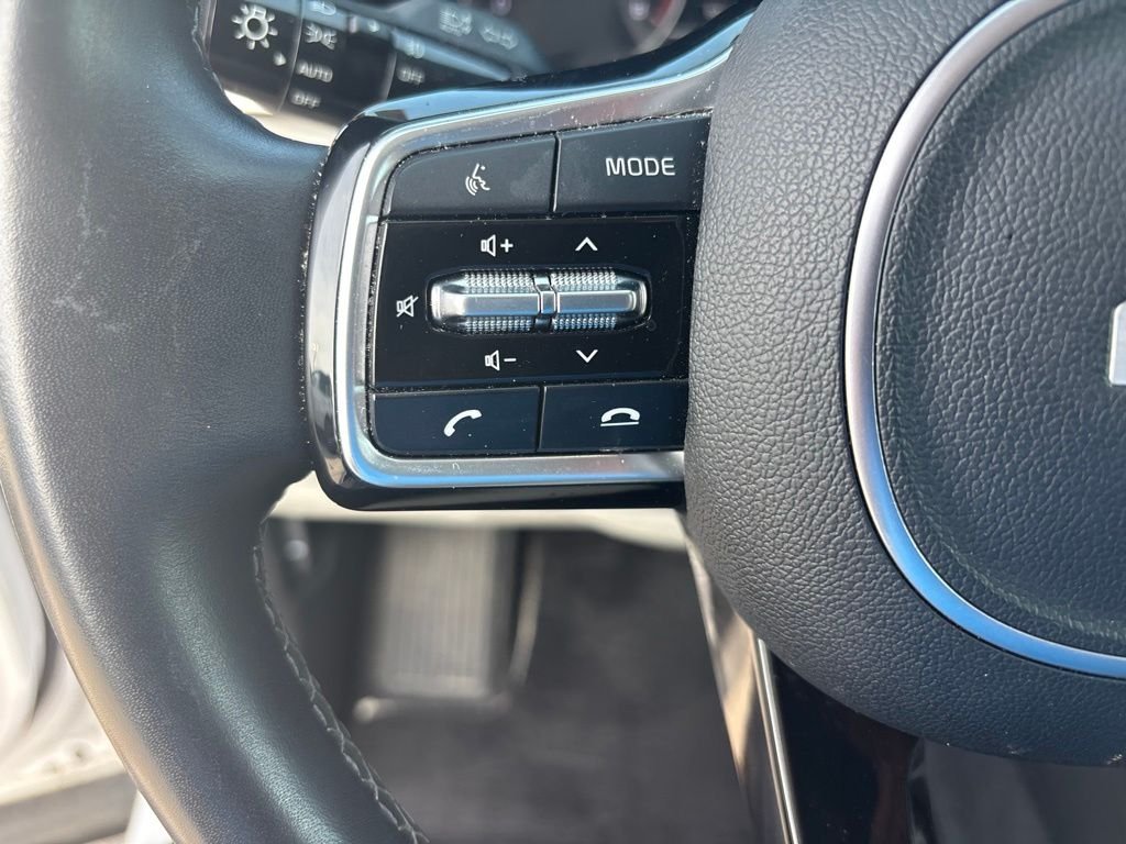 Used 2023 White Kia X-Line EX image 16